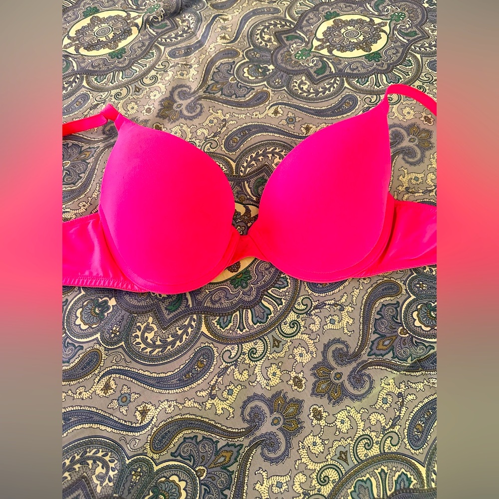 New 36b bra Victoria’s Secret PINK never worn